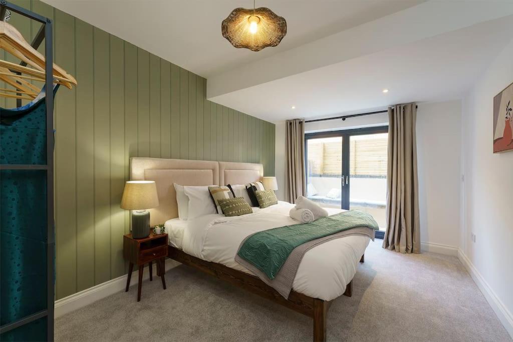 Lilyturf - 2 Bedroom Luxury By Mint Appartement
